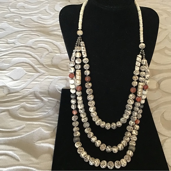 Absolutely beautiful three strand necklace. Boho/African/Aztec, beads are etched - Picture 4 of 6